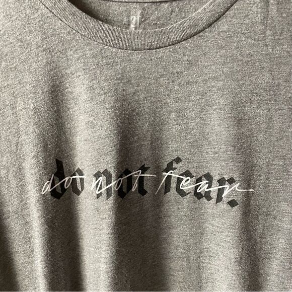 Elevated Faith Gray “Do Not Fear” Tee Size M GUC - Picture 5 of 9
